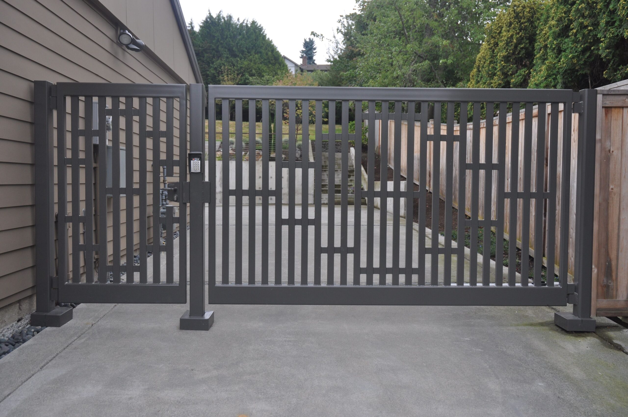 Auto Gates And Fencing Swinging gate